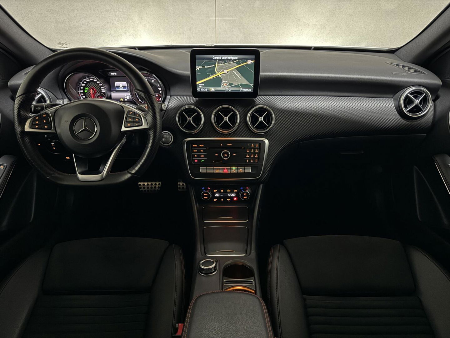 Mercedes-Benz A-Klasse 200 AMG Night Pano Navi Cruise Camera NAP