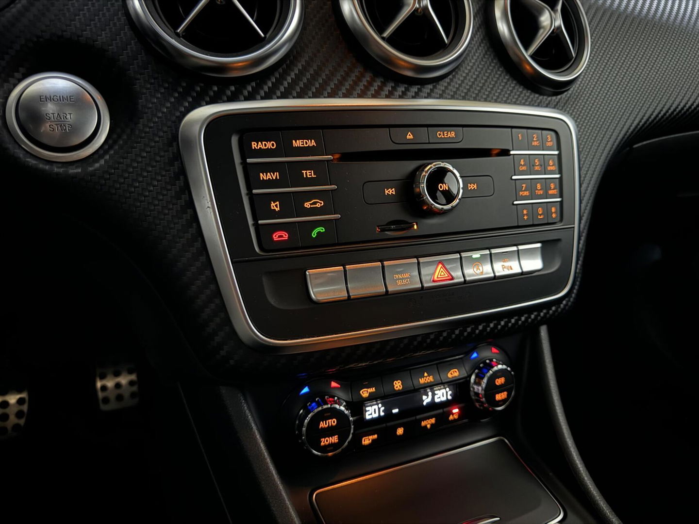 Mercedes-Benz A-Klasse 200 AMG Night Pano Navi Cruise Camera NAP