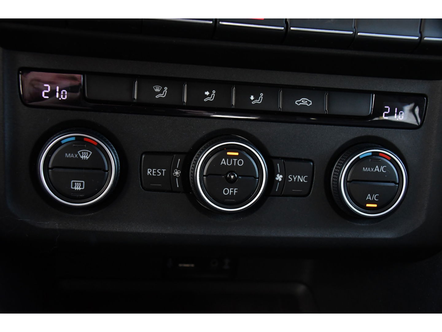 Volkswagen Amarok 3.0 TDI 4Motion DC Aventura Camera, Cruise, Carplay, 259pk, Stoelverwarming, Clima, Leder, LED, Automaat, 4x4, Uniek!