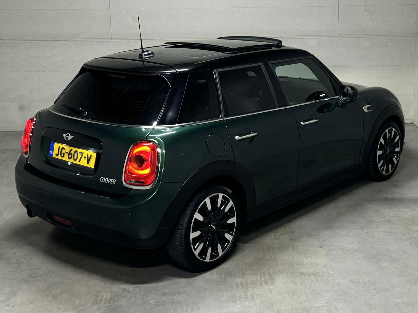 MINI Cooper Mini 1.5 Chili Pano Cruise Navi Leer Sfeer NAP
