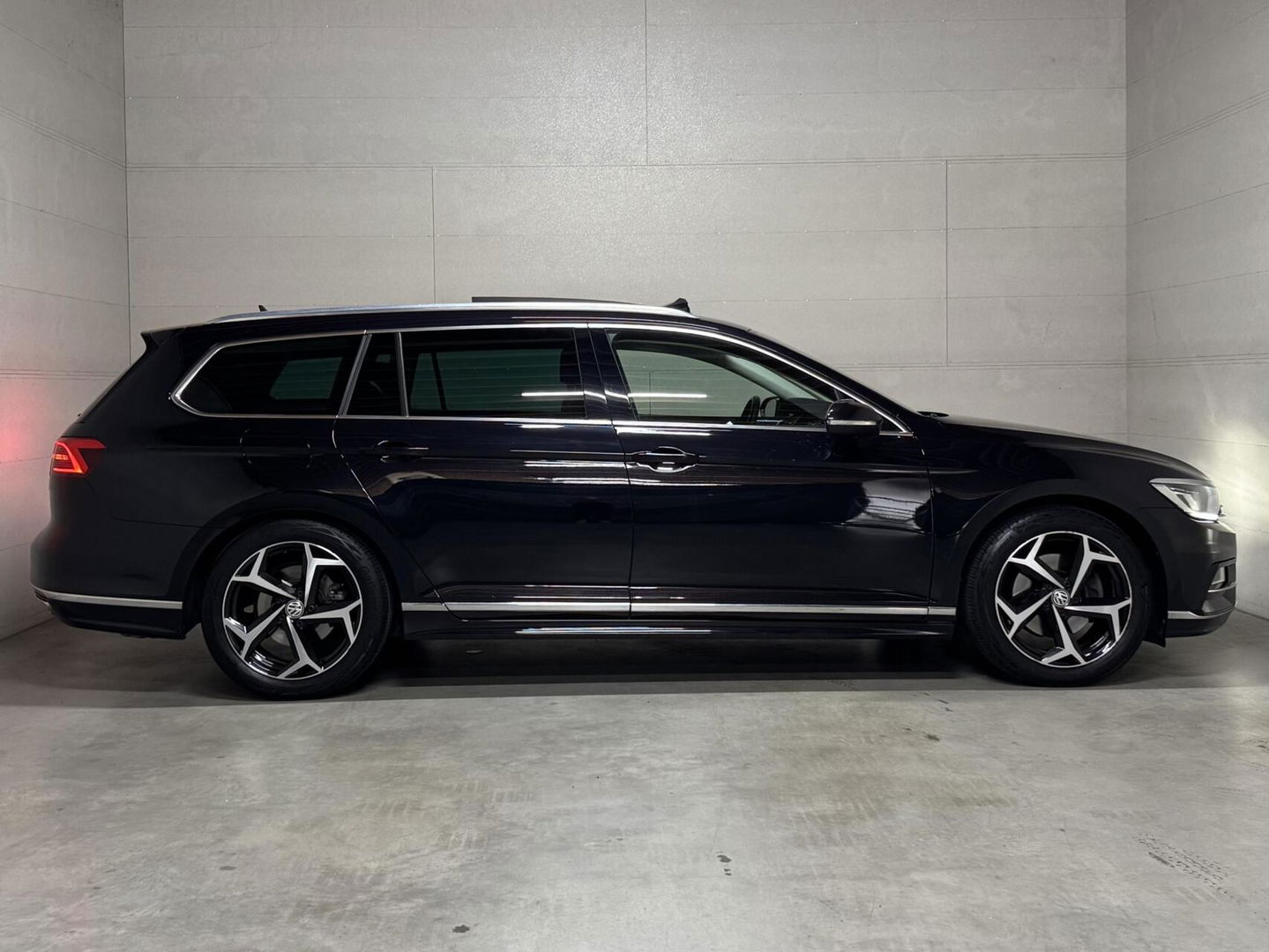Volkswagen Passat Variant 1.4 TSI R-Line Pano Virtual CarPlay Trekh. NAP