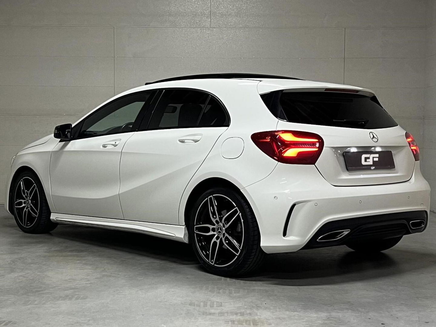 Mercedes-Benz A-Klasse 200 AMG Night Pano Navi Cruise Camera NAP