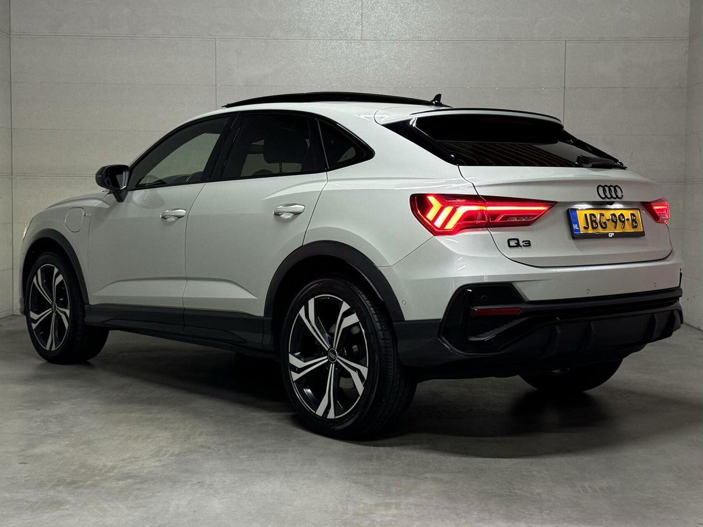 Audi Q3 Sportback 45 TFSI e Black Edition S-Line Pano B&O 360° Memory Leer