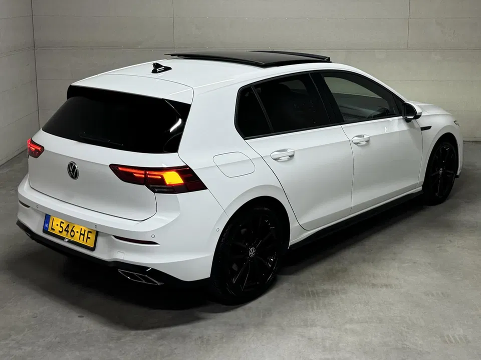 Volkswagen Golf 1.5 eTSI 3x R-Line Pano Carplay Sfeer ACC NAP