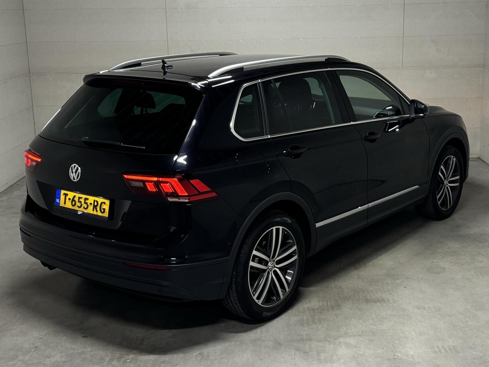 Volkswagen Tiguan 1.4 TSI ACT Carplay ACC Stoelver. Camera Trekh.