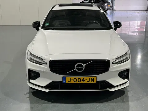 Volvo V60 2.0 B4 R-Design Pano Carplay Trekh. Autopilot NAP