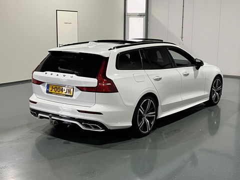 Volvo V60 2.0 B4 R-Design Pano Carplay Trekh. Autopilot NAP