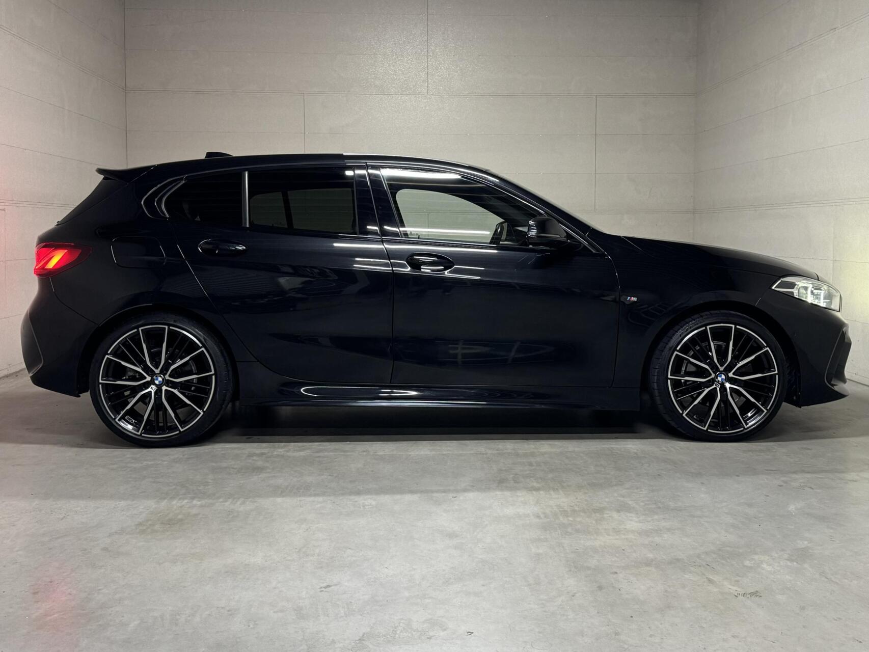 BMW 1 Serie 118i M Sport CarPlay Cruise Leer Sfeer Camera NAP