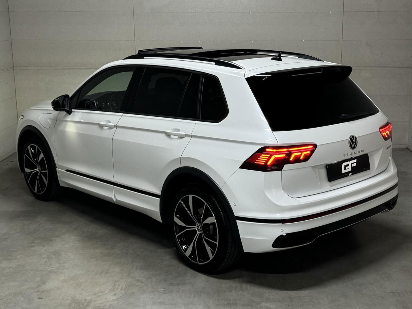 Volkswagen Tiguan 1.4 TSI eHybrid R-Line Black Style Pano HUD 360º Carplay