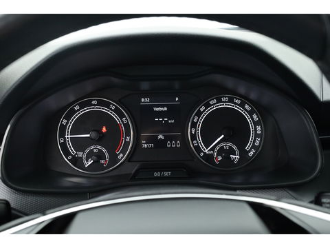 Škoda Kamiq 1.0 TSI DSG | Navi by App | Camera | LED | Clima | All Seasons |