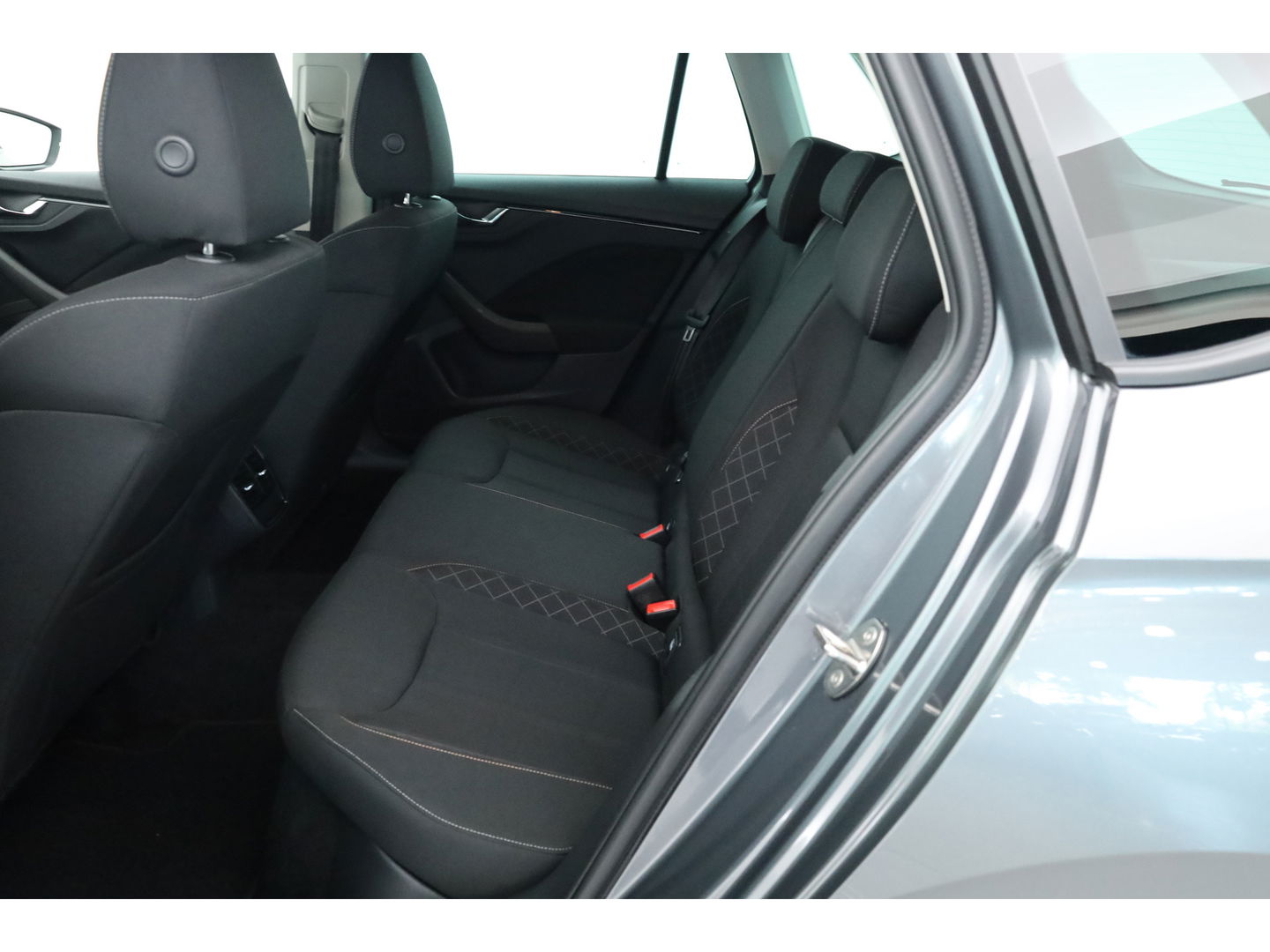 Škoda Kamiq 1.0 TSI DSG | Navi by App | Camera | LED | Clima | All Seasons |