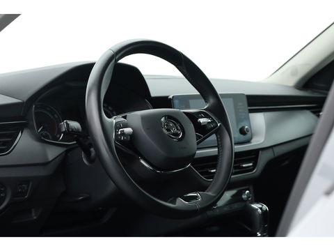 Škoda Kamiq 1.0 TSI DSG | Navi by App | Camera | LED | Clima | All Seasons |