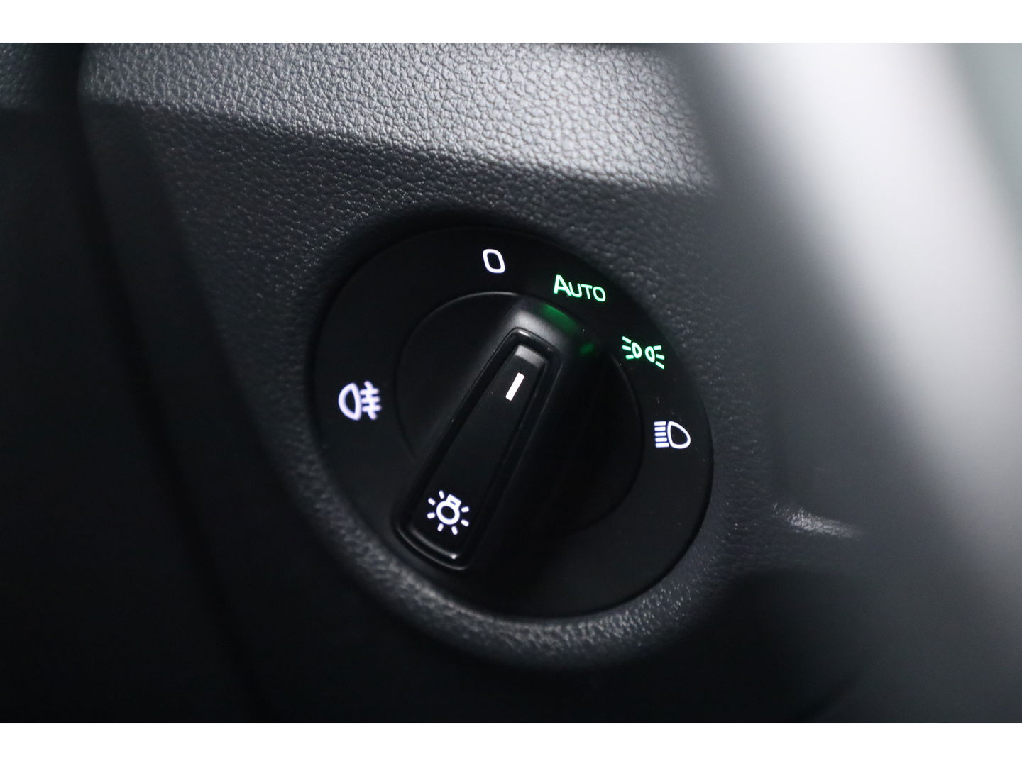Škoda Kamiq 1.0 TSI DSG | Navi by App | Camera | LED | Clima | All Seasons |