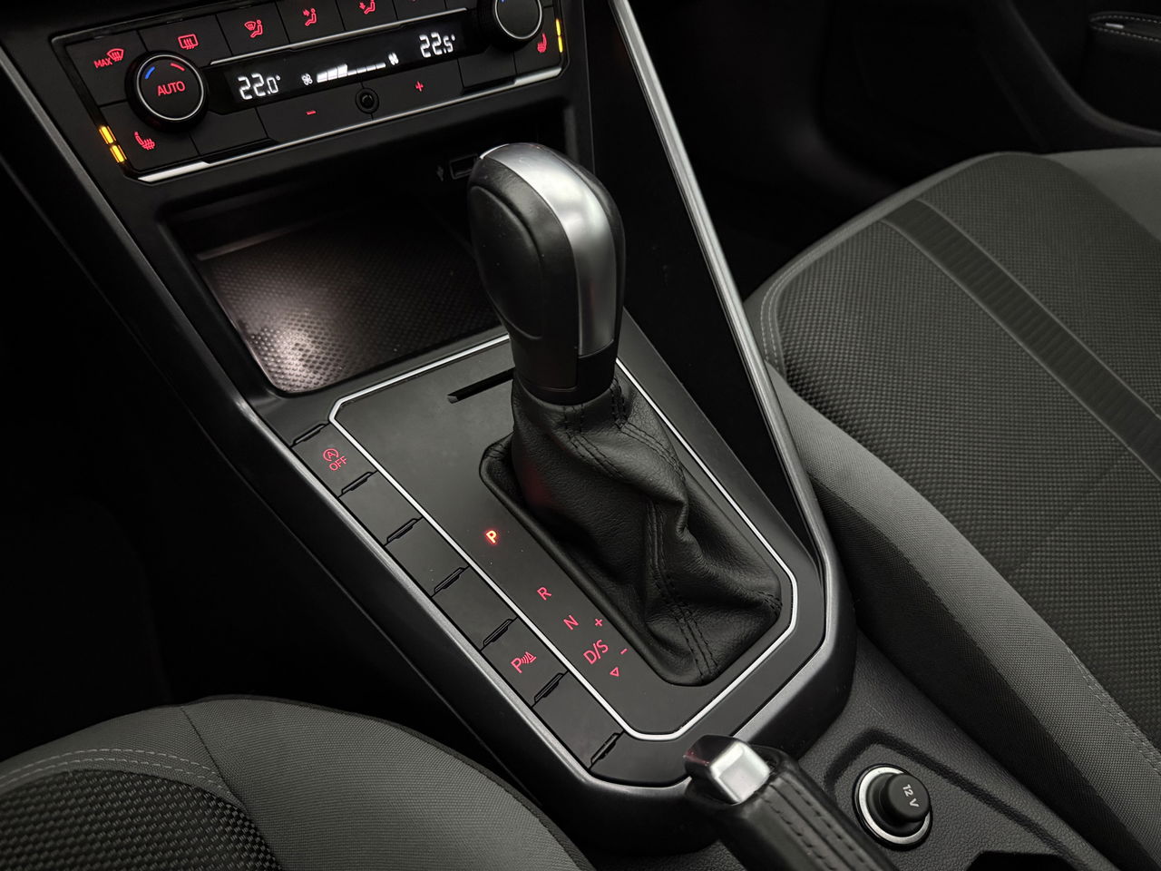 Volkswagen Polo 1.0 TSI R-line | Pano | Carplay | Virtual | LED | Climate | Cruise | Stoelverw.