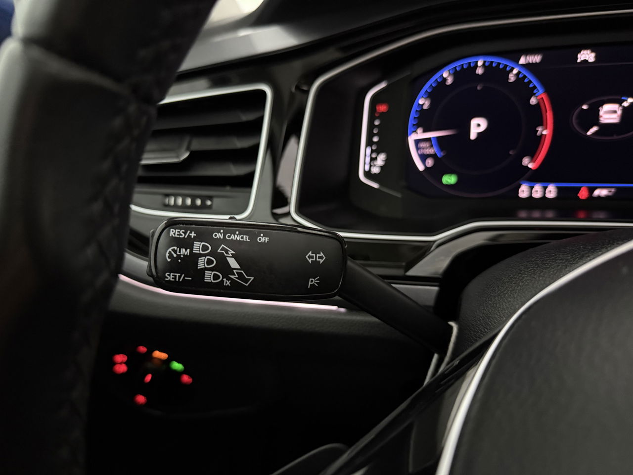 Volkswagen Polo 1.0 TSI R-line | Pano | Carplay | Virtual | LED | Climate | Cruise | Stoelverw.