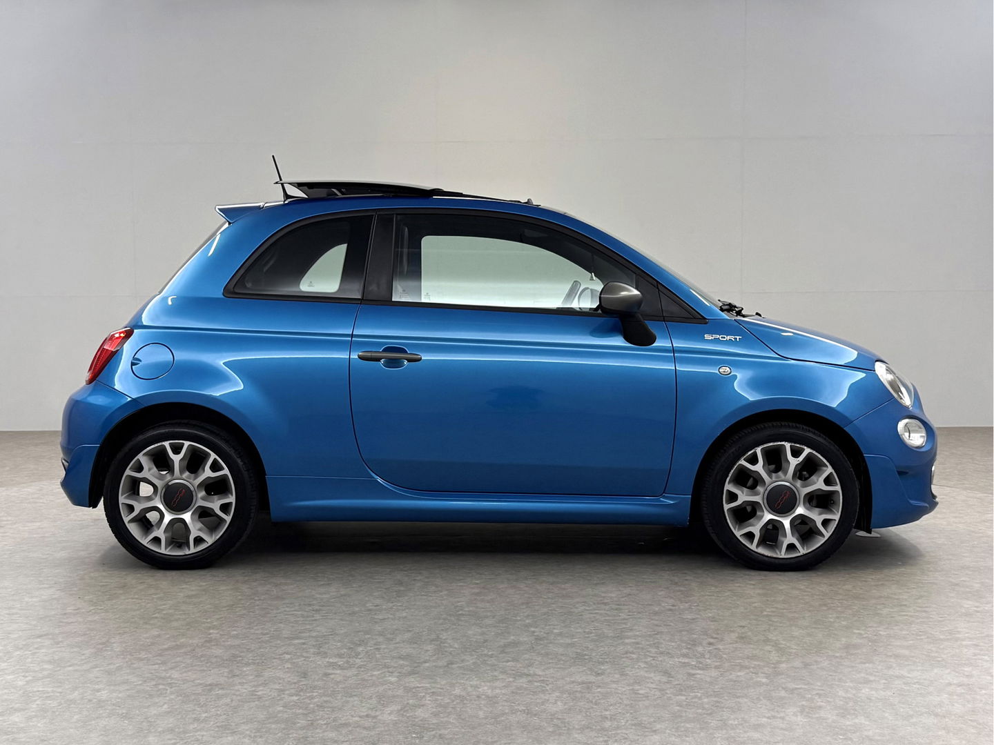 Fiat 500 1.0 Hybrid Sport | Pano | Navigatie | LED | Carplay | Cruise | Parkeersens. l NAP