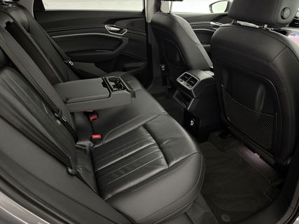 Audi e-tron 50 Quattro plus 71 kWh 313PK | SOH: 88% | Pano | Virtual | LED | Carplay | Adaptive Cruise | Parkeersens.