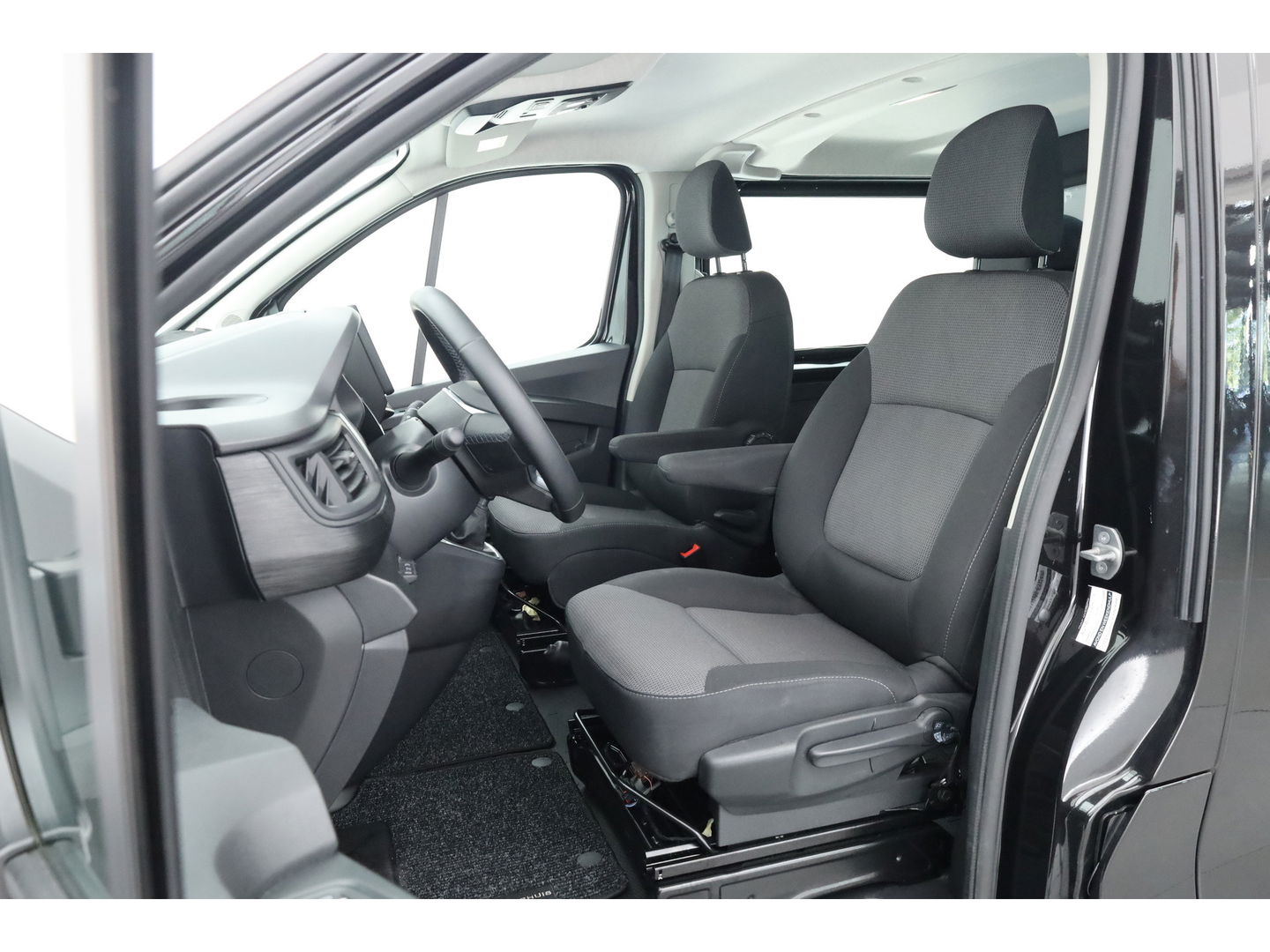 Renault Trafic 2.0 Blue dCi 130pk L2H1 Advance Dubb. Cab. | Trekhaak | Cruise | Apple CarPlay