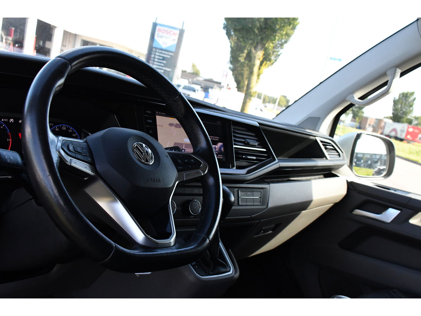 Volkswagen Transporter 2.0 TDI L2H1 32 Bulli Virtual, Adaptieve Cruise, LED, Carplay, Automaat, NAVI, Trekhaak, Sensoren, Uniek!