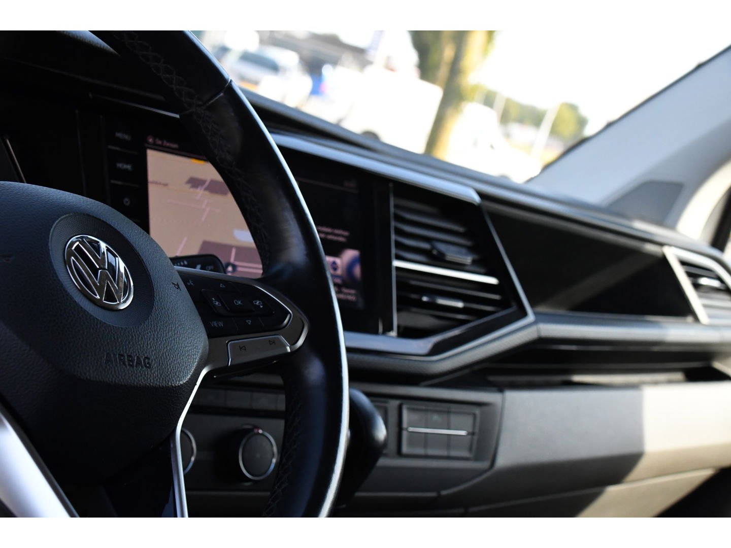 Volkswagen Transporter 2.0 TDI L2H1 32 Bulli Virtual, Adaptieve Cruise, LED, Carplay, Automaat, NAVI, Trekhaak, Sensoren, Uniek!
