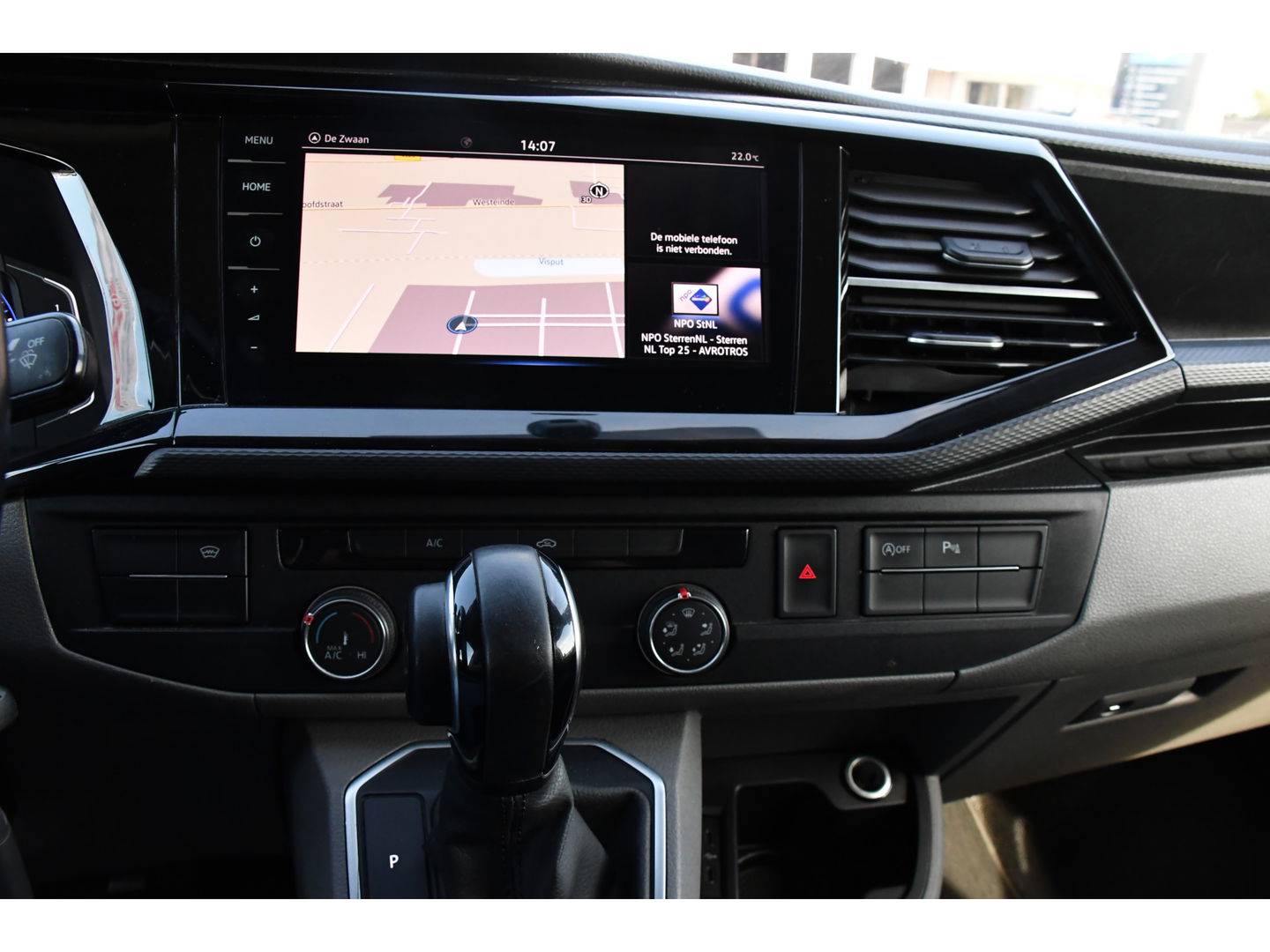Volkswagen Transporter 2.0 TDI L2H1 32 Bulli Virtual, Adaptieve Cruise, LED, Carplay, Automaat, NAVI, Trekhaak, Sensoren, Uniek!