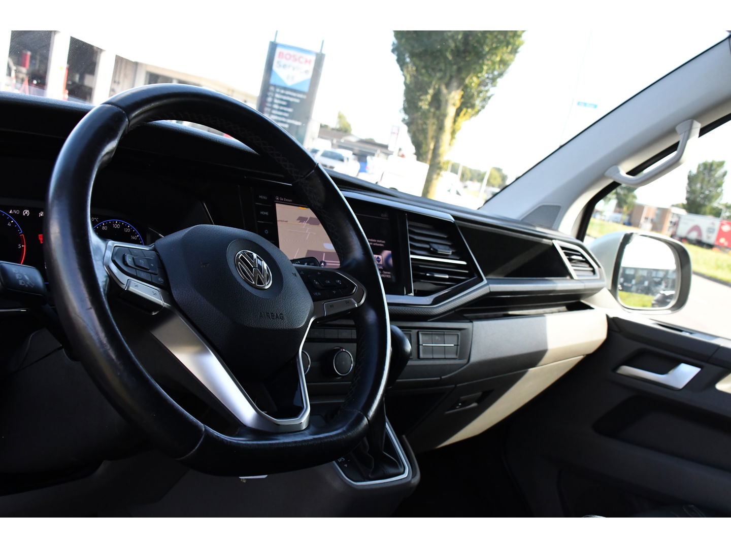 Volkswagen Transporter 2.0 TDI L2H1 32 Bulli Virtual, Adaptieve Cruise, LED, Carplay, Automaat, NAVI, Trekhaak, Sensoren, Uniek!