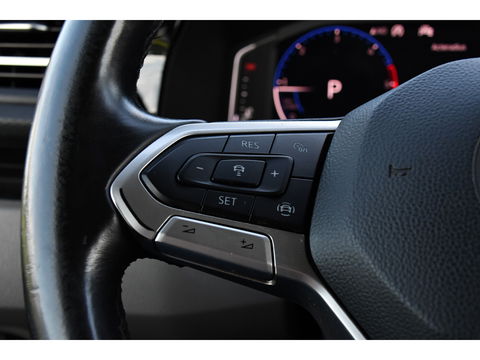 Volkswagen Transporter 2.0 TDI L2H1 32 Bulli Virtual, Adaptieve Cruise, LED, Carplay, Automaat, NAVI, Trekhaak, Sensoren, Uniek!
