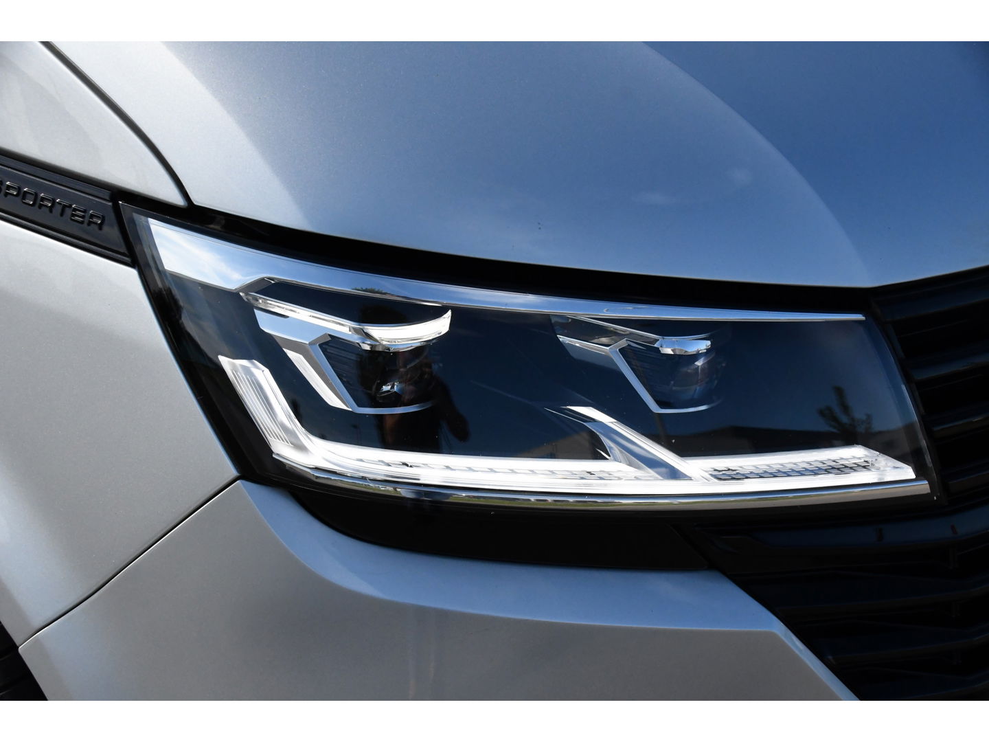 Volkswagen Transporter 2.0 TDI L2H1 32 Bulli Virtual, Adaptieve Cruise, LED, Carplay, Automaat, NAVI, Trekhaak, Sensoren, Uniek!