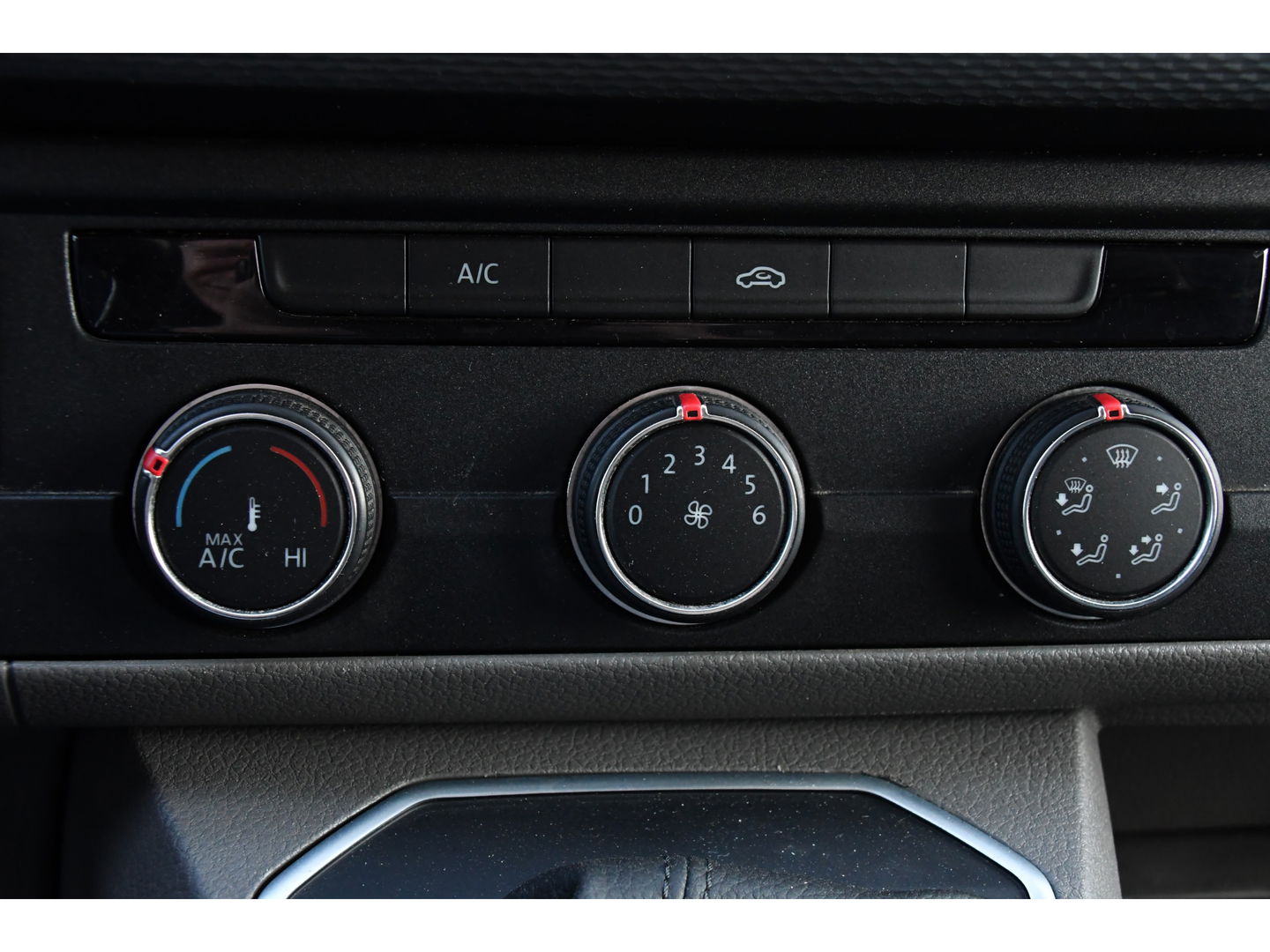 Volkswagen Transporter 2.0 TDI L2H1 32 Bulli Virtual, Adaptieve Cruise, LED, Carplay, Automaat, NAVI, Trekhaak, Sensoren, Uniek!