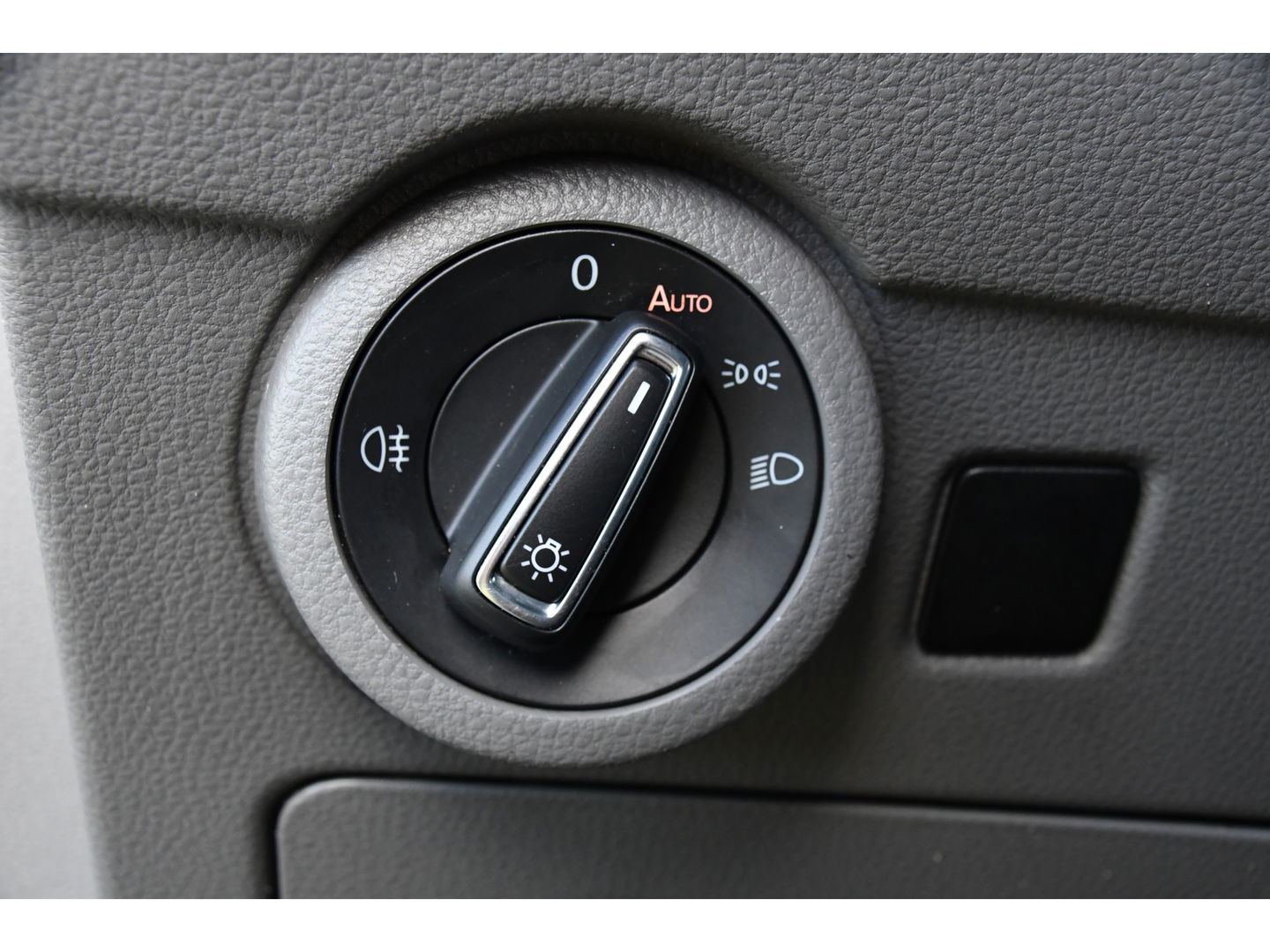 Volkswagen Transporter 2.0 TDI L2H1 32 Bulli Virtual, Adaptieve Cruise, LED, Carplay, Automaat, NAVI, Trekhaak, Sensoren, Uniek!