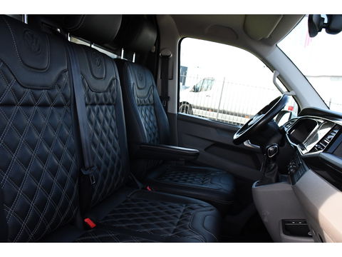 Volkswagen Transporter 2.0 TDI L2H1 32 Bulli Virtual, Adaptieve Cruise, LED, Carplay, Automaat, NAVI, Trekhaak, Sensoren, Uniek!