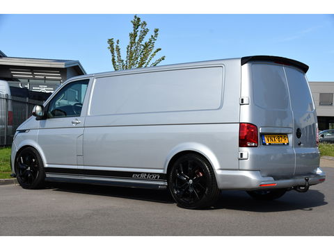 Volkswagen Transporter 2.0 TDI L2H1 32 Bulli Virtual, Adaptieve Cruise, LED, Carplay, Automaat, NAVI, Trekhaak, Sensoren, Uniek!