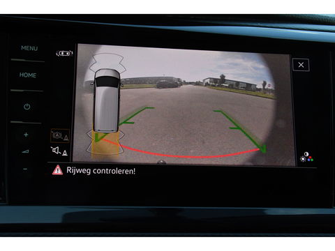 Volkswagen Transporter 2.0 TDI L2H1 32 Bulli Virtual, Adaptieve Cruise, LED, Carplay, Automaat, NAVI, Trekhaak, Sensoren, Uniek!