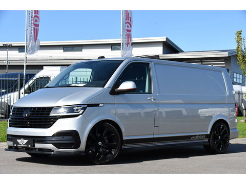 Volkswagen Transporter 2.0 TDI L2H1 32 Bulli Virtual, Adaptieve Cruise, LED, Carplay, Automaat, NAVI, Trekhaak, Sensoren, Uniek!