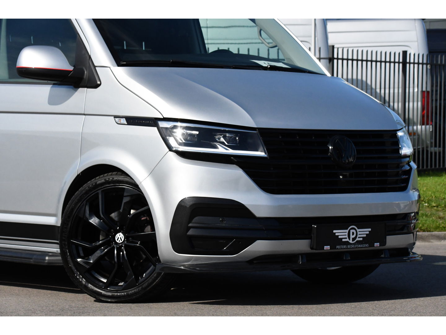 Volkswagen Transporter 2.0 TDI L2H1 32 Bulli Virtual, Adaptieve Cruise, LED, Carplay, Automaat, NAVI, Trekhaak, Sensoren, Uniek!