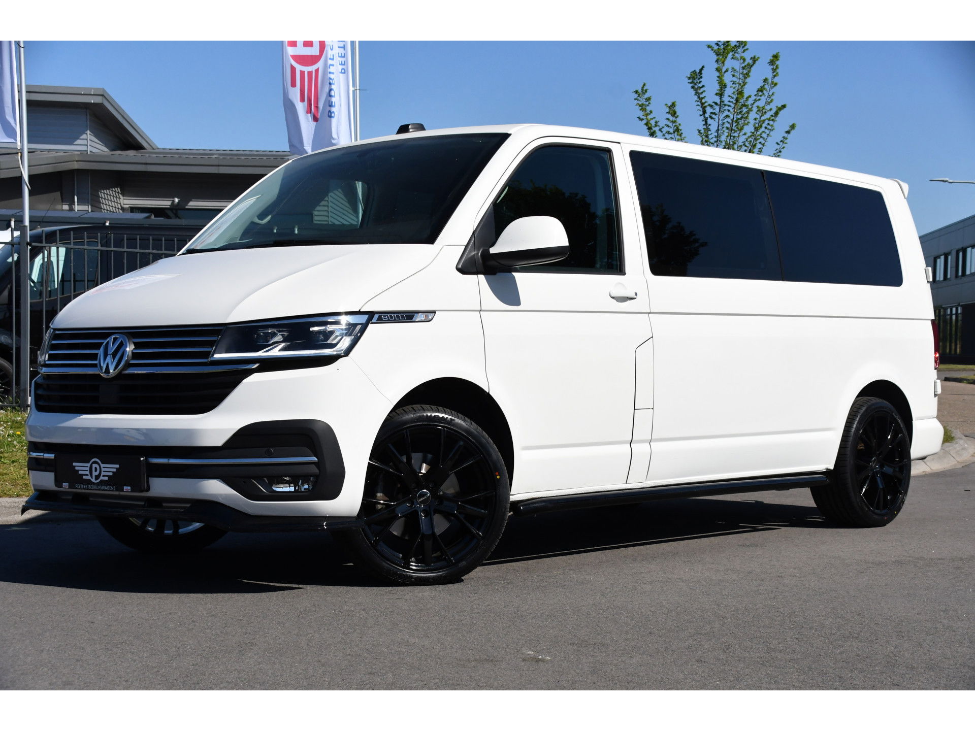 Volkswagen Transporter 2.0 TDI L2H1 30 DC Bulli Virtual, Adaptieve Cruise, 199PK, LED, Electrische deur, Stoelverwarming, Trekhaak, Uniek!
