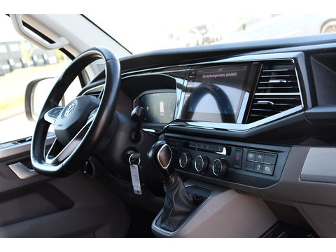Volkswagen Transporter 2.0 TDI L2H1 30 DC Bulli Virtual, Adaptieve Cruise, 199PK, LED, Electrische deur, Stoelverwarming, Trekhaak, Uniek!