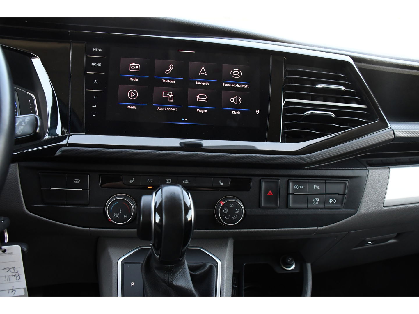 Volkswagen Transporter 2.0 TDI L2H1 30 DC Bulli Virtual, Adaptieve Cruise, 199PK, LED, Electrische deur, Stoelverwarming, Trekhaak, Uniek!