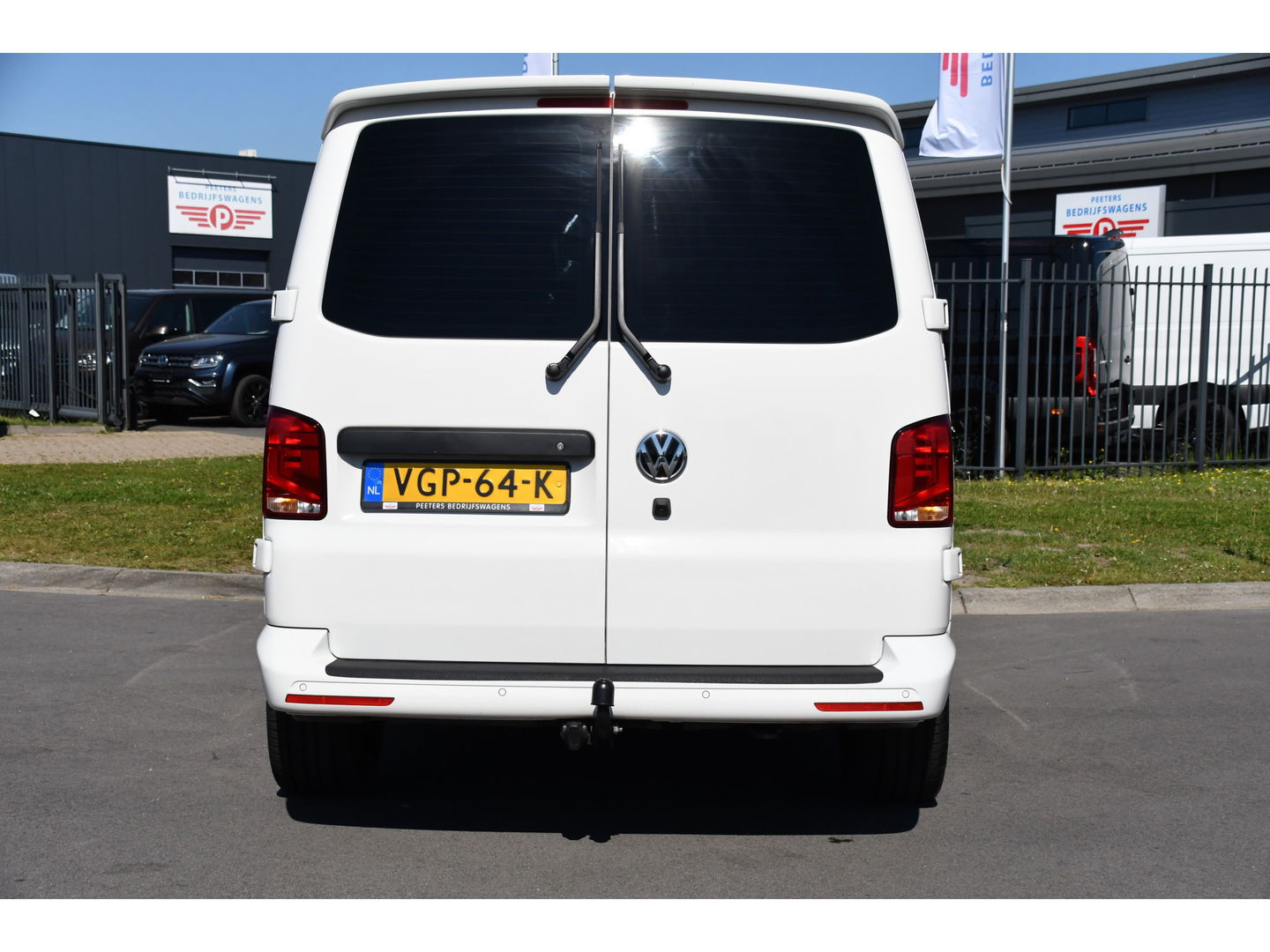 Volkswagen Transporter 2.0 TDI L2H1 30 DC Bulli Virtual, Adaptieve Cruise, 199PK, LED, Electrische deur, Stoelverwarming, Trekhaak, Uniek!