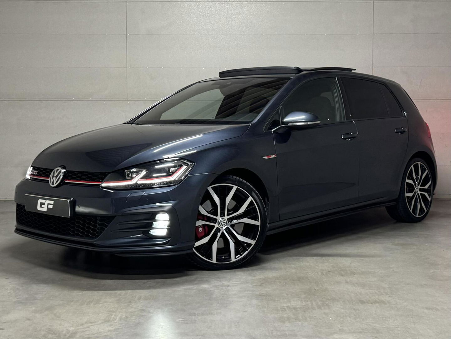 Volkswagen Golf 2.0 TSI GTI Performance Pano Virtual Sfeer Trekh.