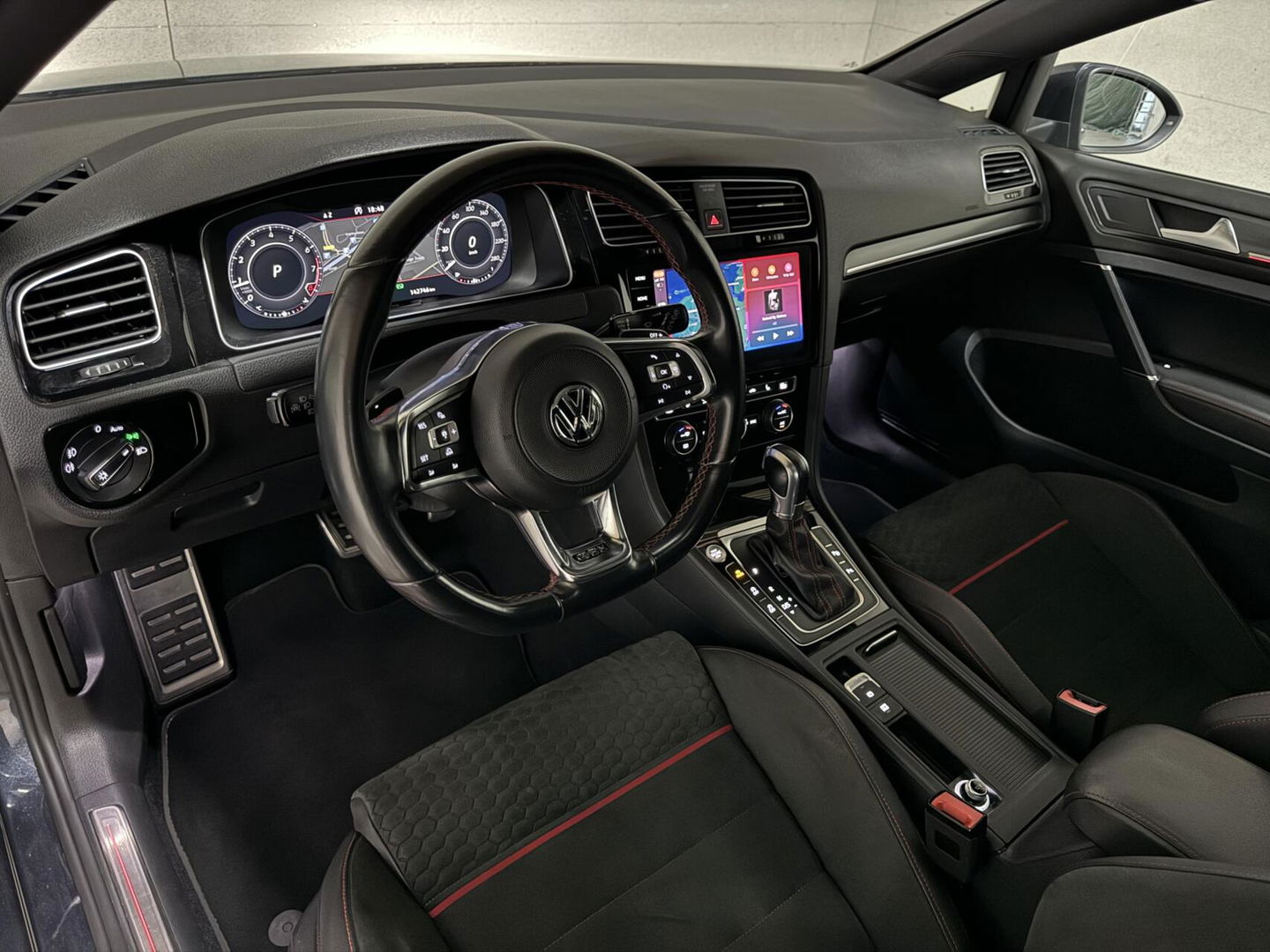 Volkswagen Golf 2.0 TSI GTI Performance Pano Virtual Sfeer Trekh.
