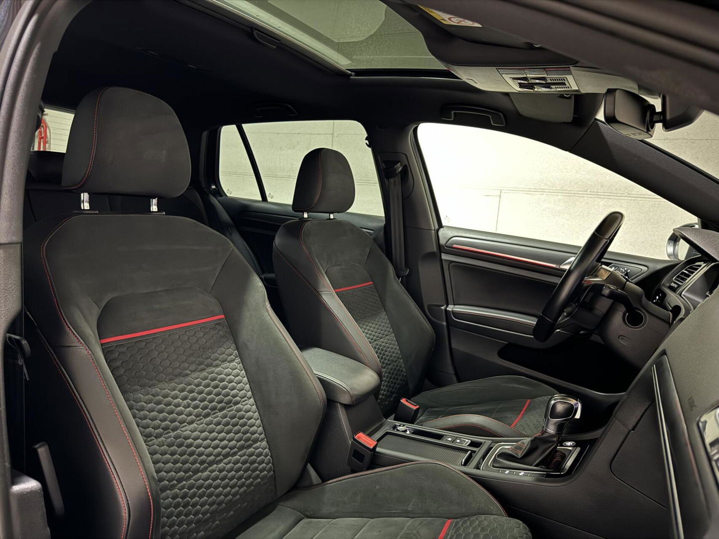 Volkswagen Golf 2.0 TSI GTI Performance Pano Virtual Sfeer Trekh.