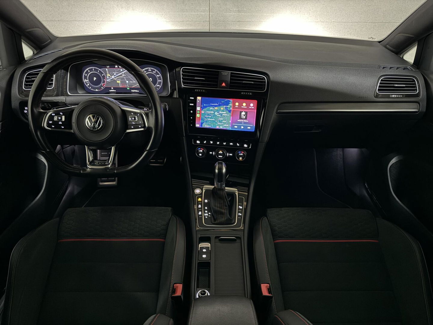 Volkswagen Golf 2.0 TSI GTI Performance Pano Virtual Sfeer Trekh.