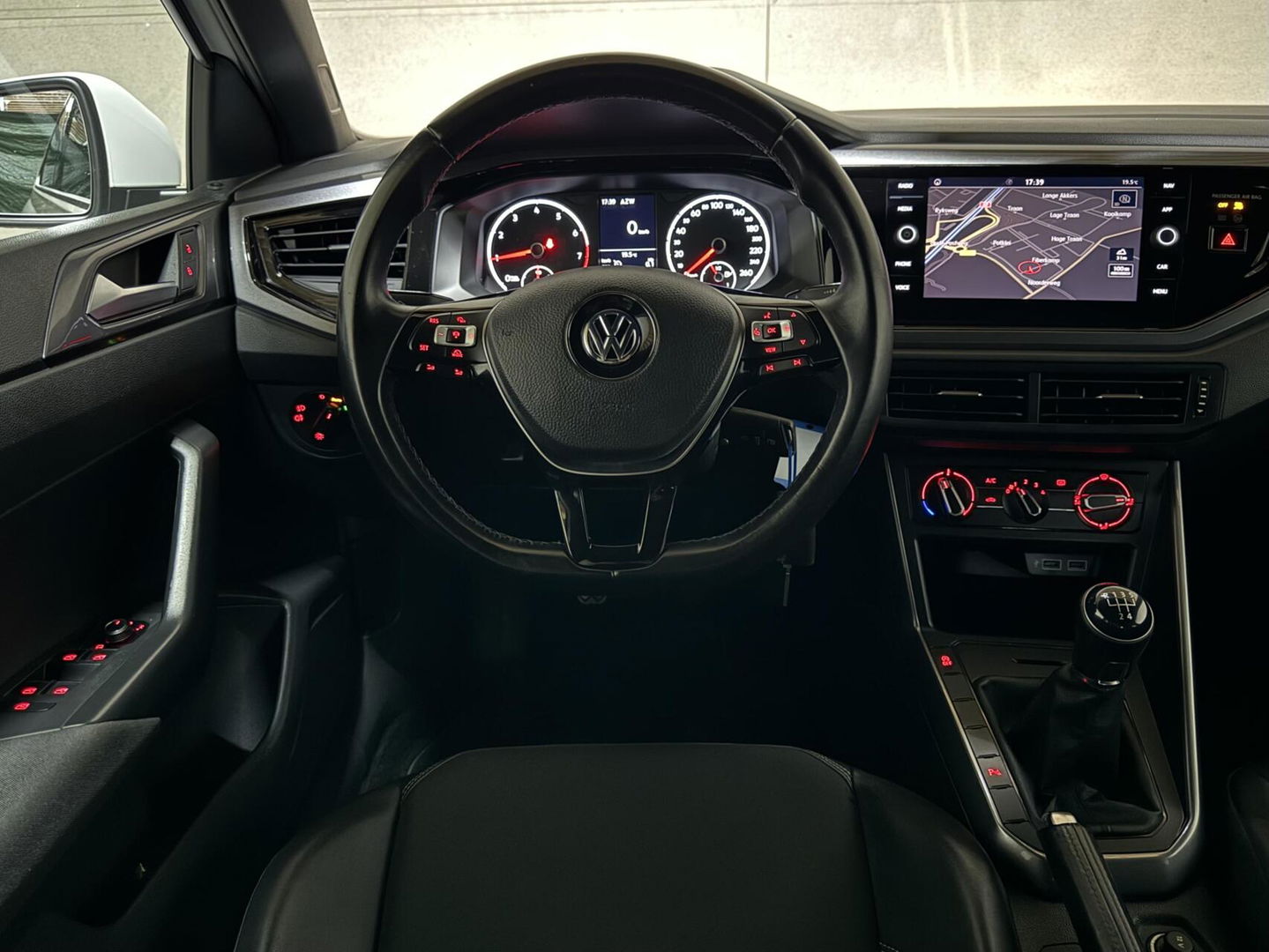 Volkswagen Polo 1.0 TSI 17” R-Line Airco ACC Carplay NAP