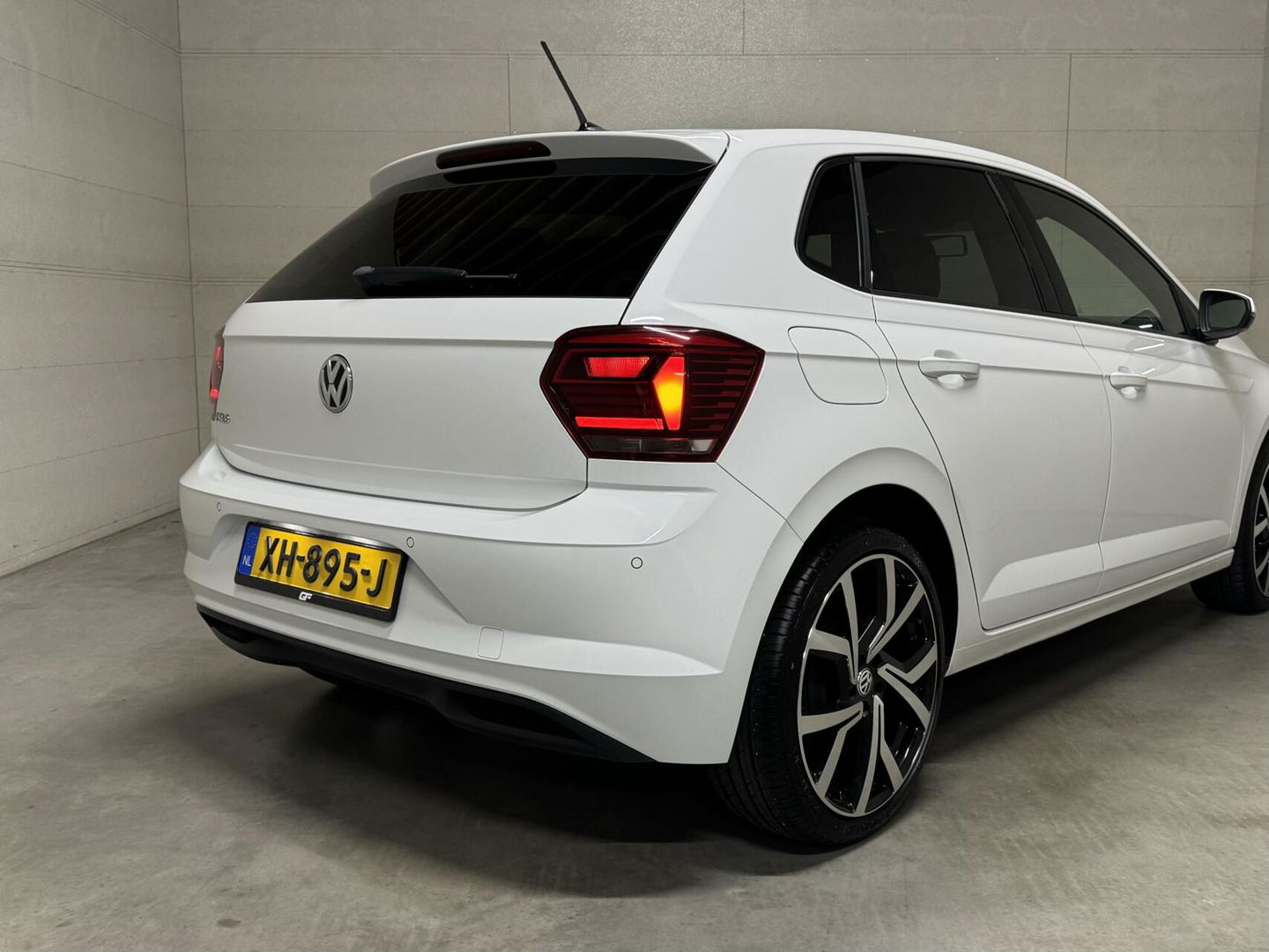 Volkswagen Polo 1.0 TSI 17” R-Line Airco ACC Carplay NAP