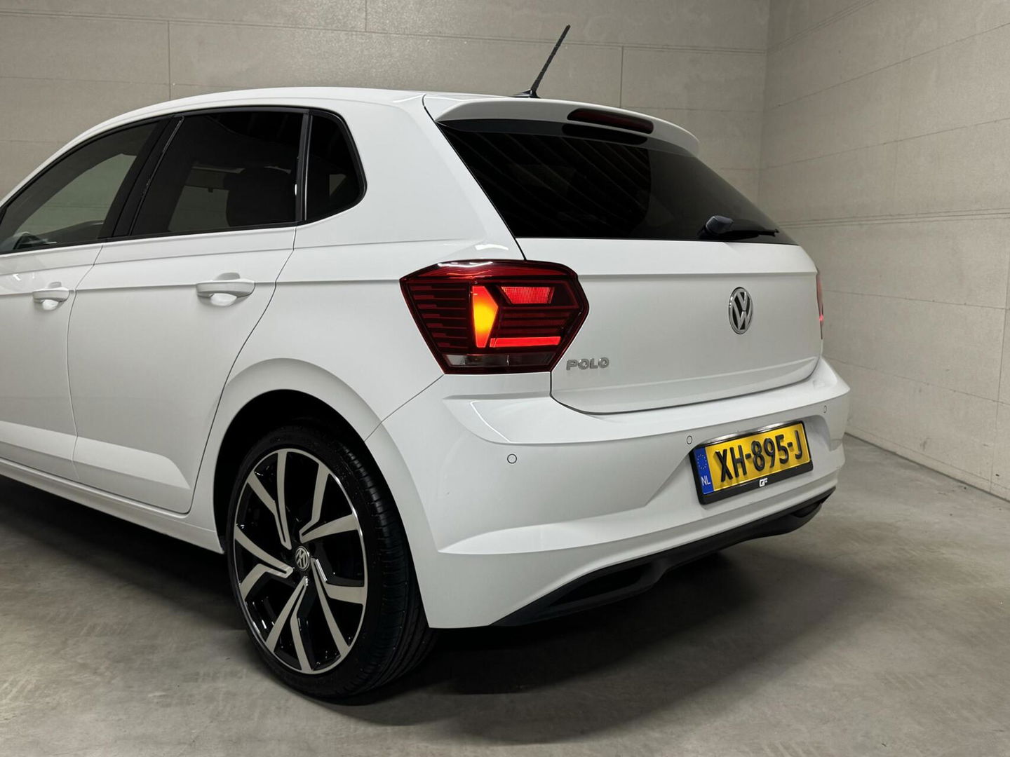 Volkswagen Polo 1.0 TSI 17” R-Line Airco ACC Carplay NAP