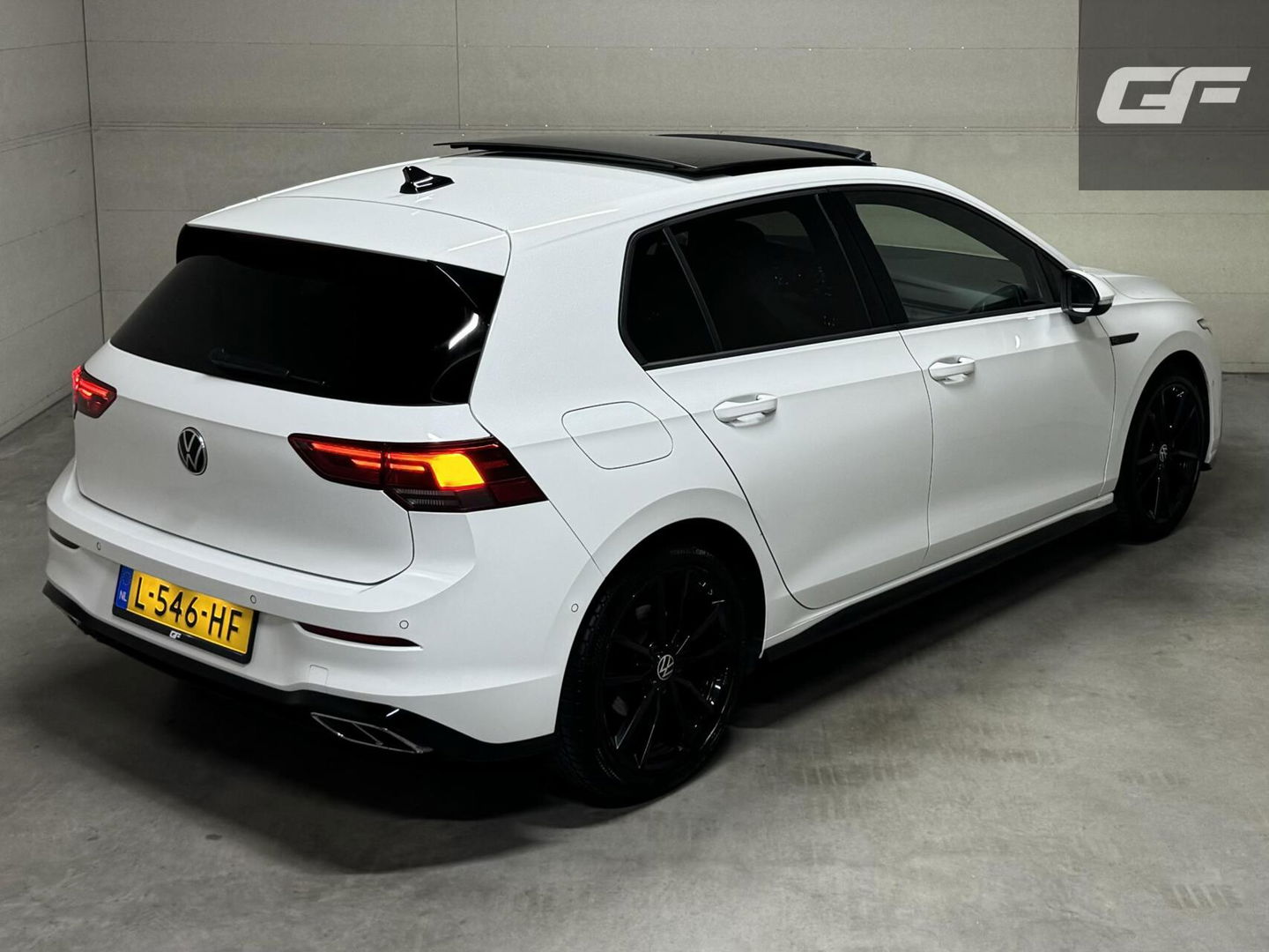 Volkswagen Golf 1.5 eTSI 3x R-Line Pano Carplay Sfeer ACC NAP
