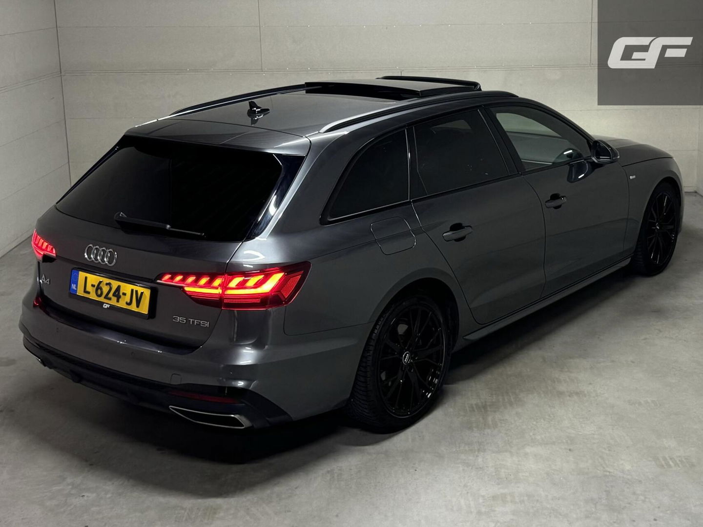 Audi A4 Avant 35 TFSI S-Line Black Edition Pano Virtual Sfeer NAP