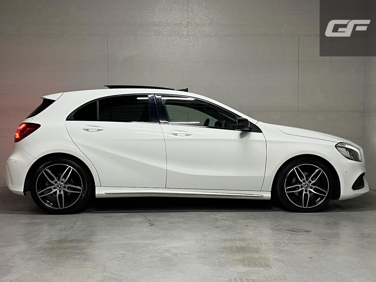 Mercedes-Benz A-Klasse 200 AMG Night Pano Navi Cruise Camera NAP