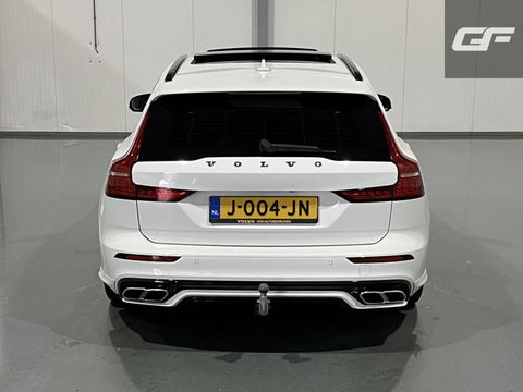 Volvo V60 2.0 B4 R-Design Pano Carplay Trekh. Autopilot NAP